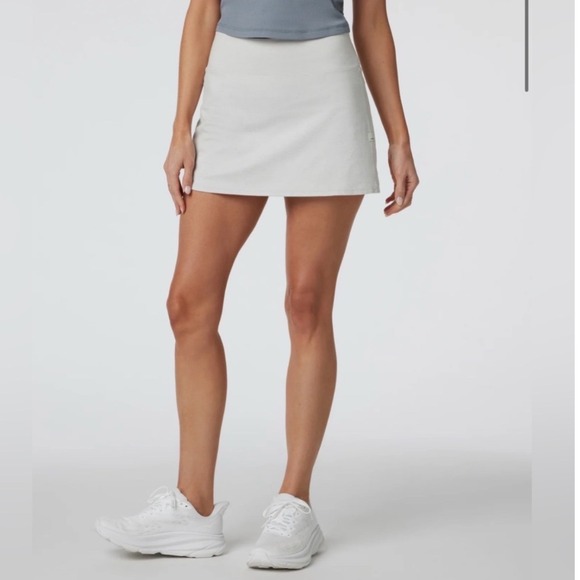Vuori Pants - Vuori Halo Performance Skirt Salt Heather Medium